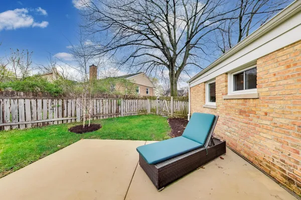 $355,900 | 1149 North Hickory Avenue, Arlington Heights, IL 60004
