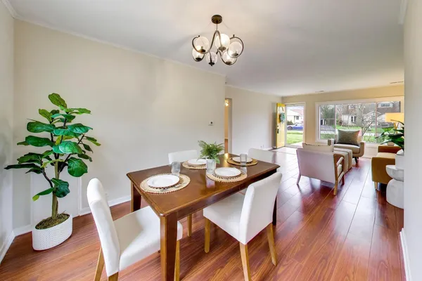 $355,900 | 1149 North Hickory Avenue, Arlington Heights, IL 60004