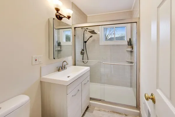 $355,900 | 1149 North Hickory Avenue, Arlington Heights, IL 60004