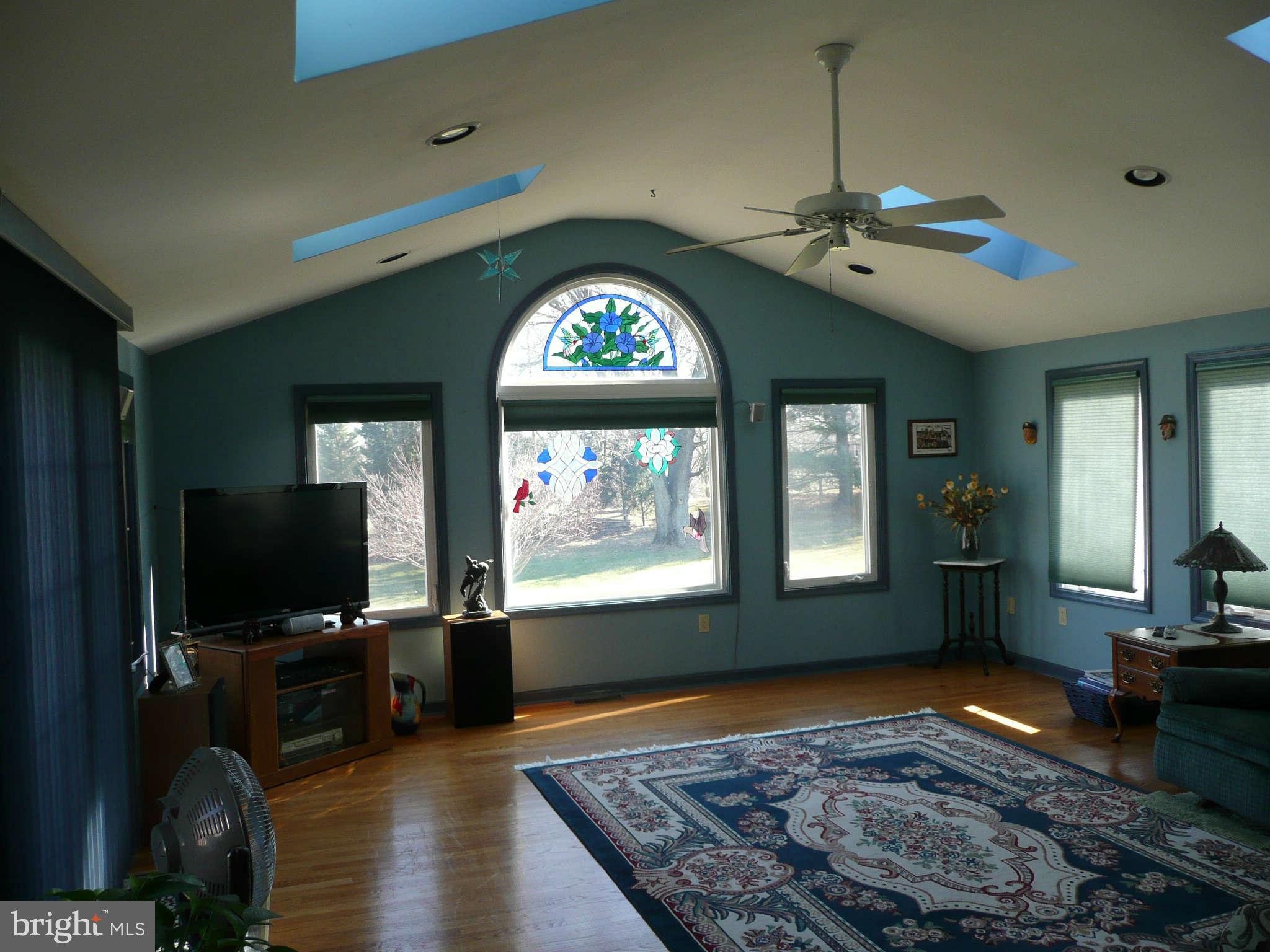 2945 Roderick Road Frederick, MD 21704 - Photo 4 of 30 Family Room