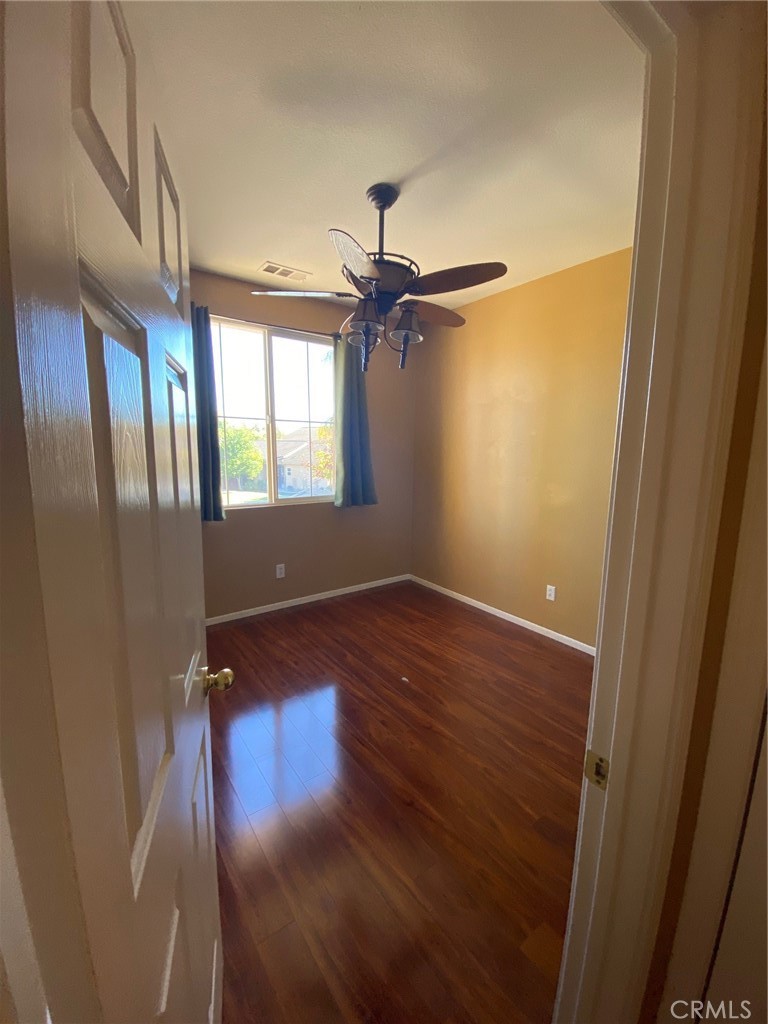 40493 Chantemar Way Temecula, CA 92591 - Photo 12 of 14 Upstairs bedroom 4
