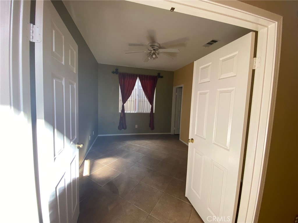 40493 Chantemar Way Temecula, CA 92591 - Photo 5 of 14 Downstairs bedroom