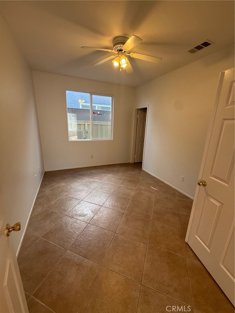 40493 Chantemar Way Temecula, CA 92591 - Photo 5 of 15 Downstairs bedroom