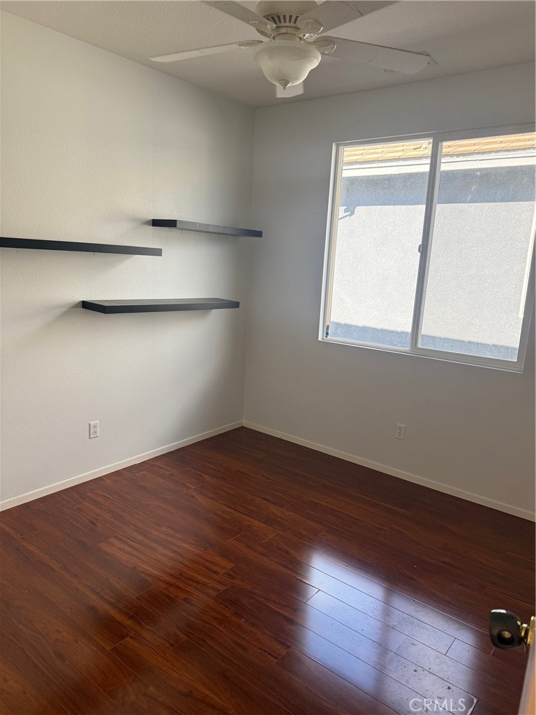 40493 Chantemar Way Temecula, CA 92591 - Photo 10 of 15 Upstairs bedroom 2