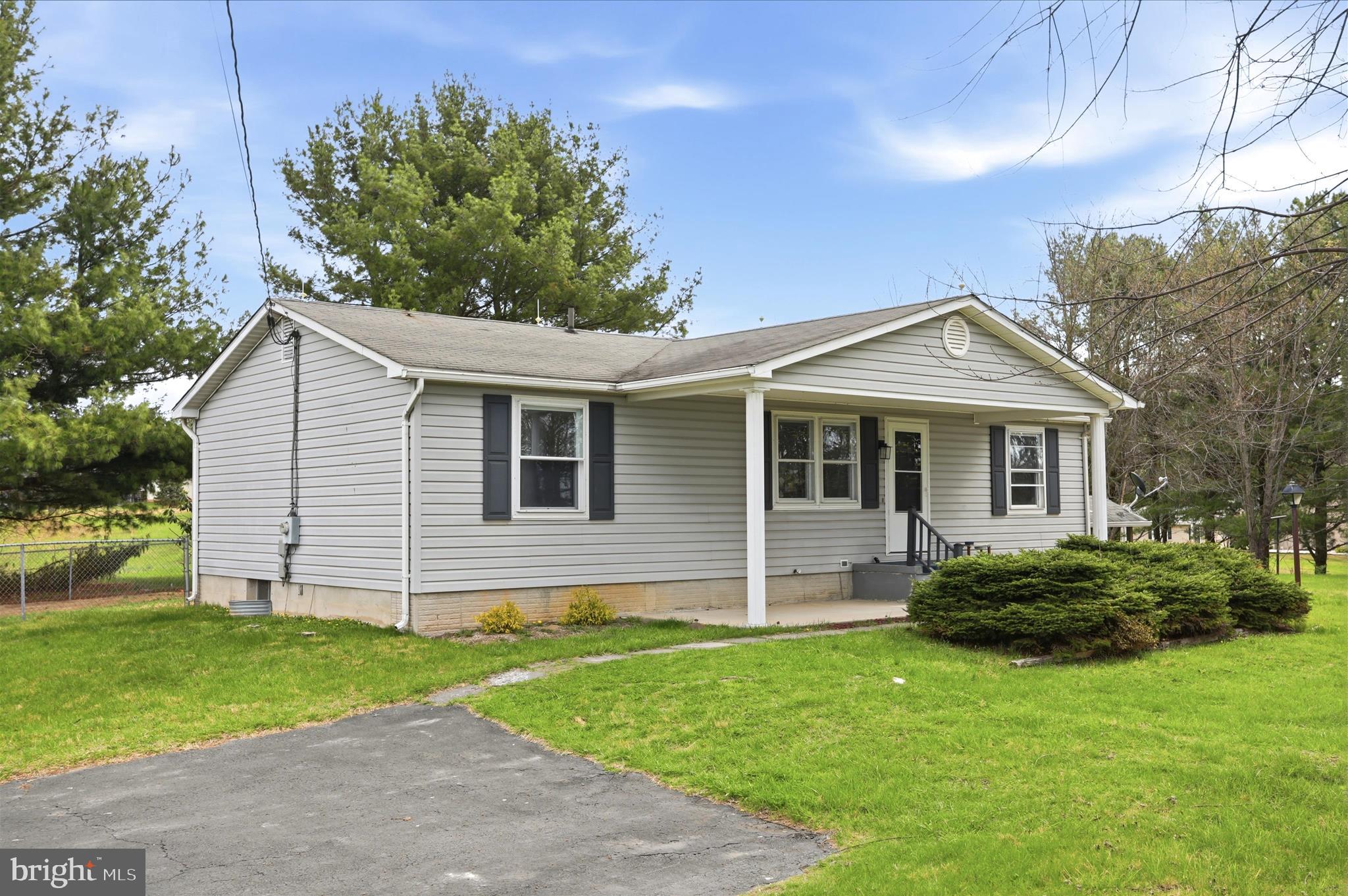 505 Hoy Road Augusta, WV 26704 - Photo 5 of 38