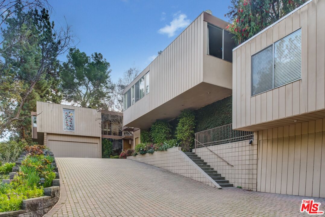 1131 Tower Road Beverly Hills, CA 90210 - Photo 1 of 9 Gallery Image 1