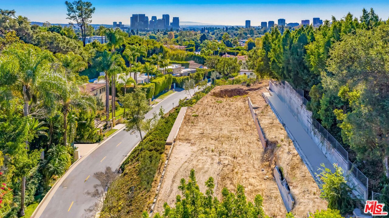 1131 Tower Road Beverly Hills, CA 90210 - Photo 6 of 9 Gallery Image 6