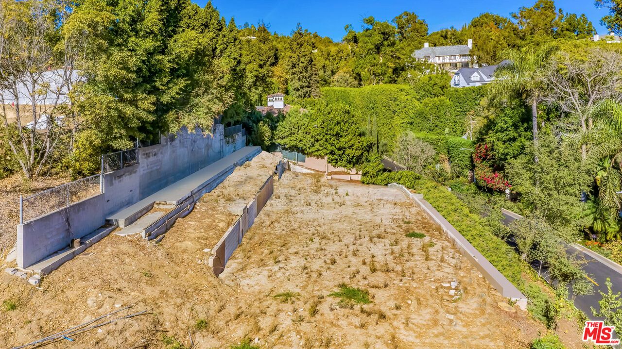 1131 Tower Road Beverly Hills, CA 90210 - Photo 7 of 9 Gallery Image 7