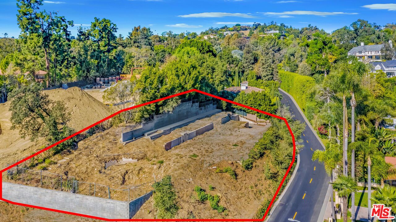 1131 Tower Road Beverly Hills, CA 90210 - Photo 8 of 9 Gallery Image 8