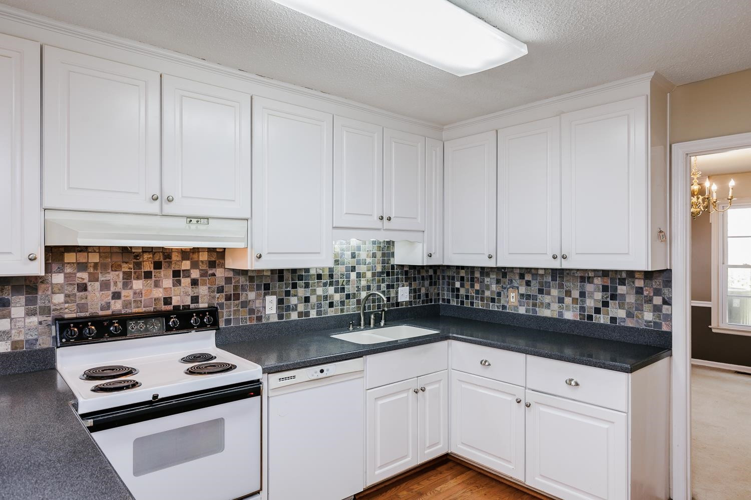 2888 Wycliff Road Raleigh, NC 27607 - Photo 8 of 32 Photo 8