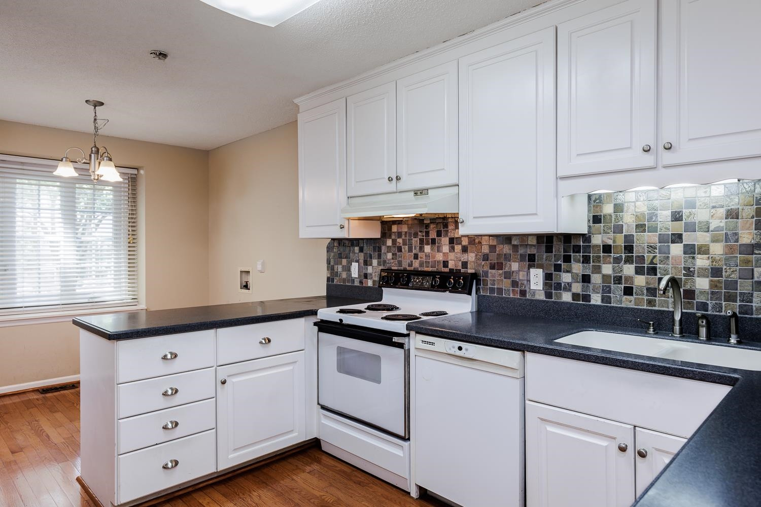 2888 Wycliff Road Raleigh, NC 27607 - Photo 9 of 32 Photo 9