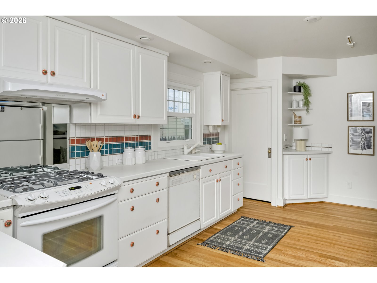 2826 Northeast 61st Avenue Portland, OR 97213 - Photo 13 of 48 Kitchen