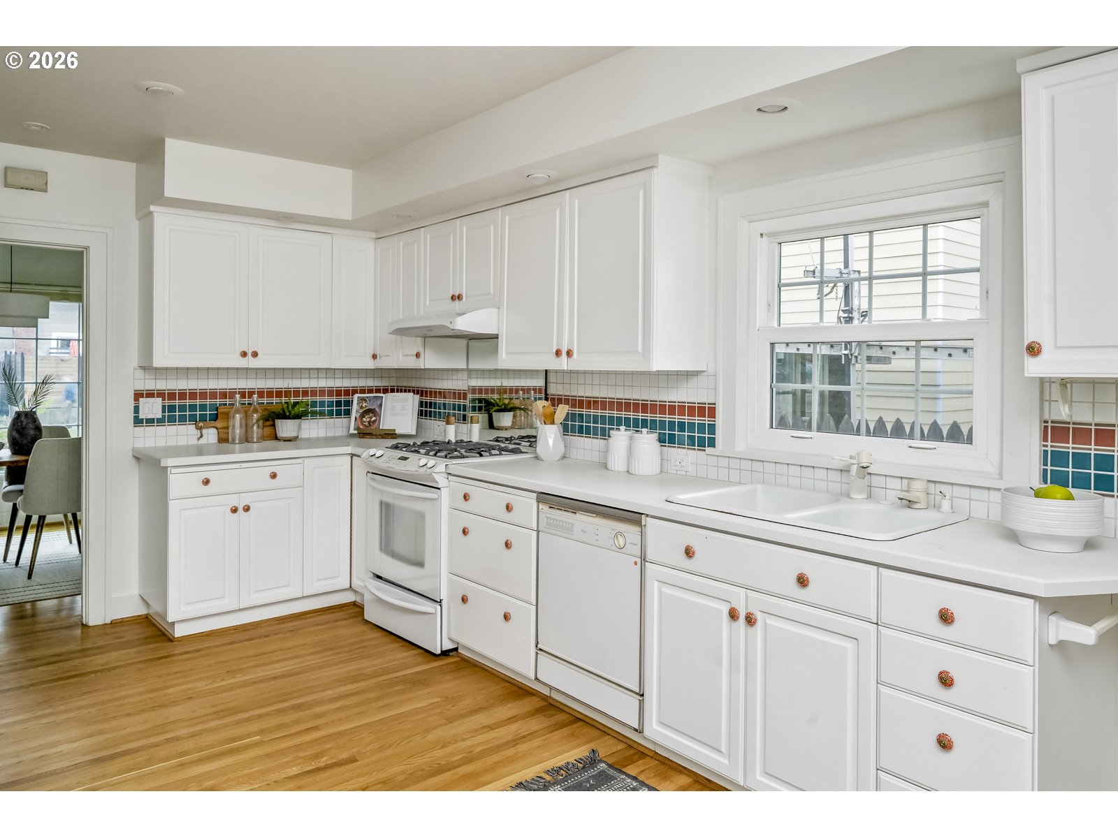 2826 Northeast 61st Avenue Portland, OR 97213 - Photo 14 of 48 Kitchen