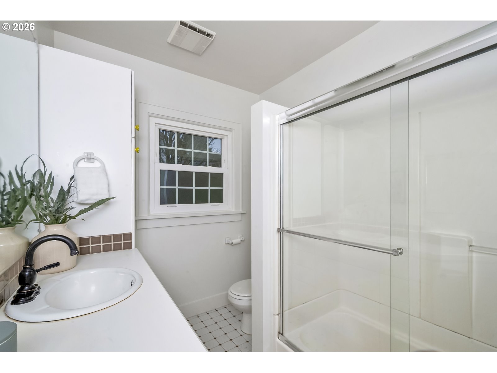 2826 Northeast 61st Avenue Portland, OR 97213 - Photo 26 of 48 Bathroom