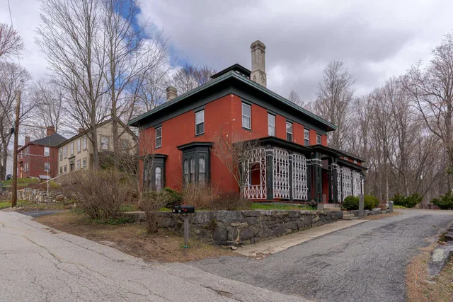 $895,000 | 9 Swamscott Street, Newfields, NH 03856