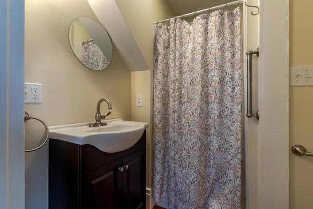 $895,000 | 9 Swamscott Street, Newfields, NH 03856