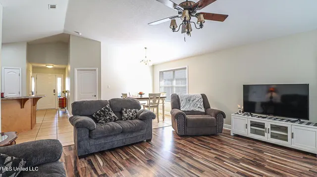 $1,750 | 18069 Canal Jct Drive, Gulfport, MS 39503