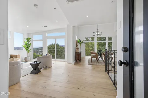 $1,449,000 | 2409 Yorkshire Drive, Los Angeles, CA 90065