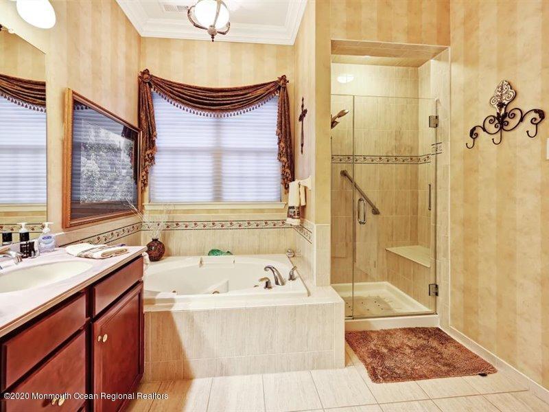 18 Sawgrass Street Jackson, NJ 08527 - Photo 19 of 41 21-Master Bathroom