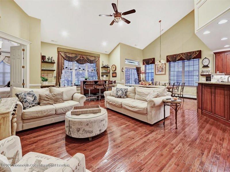 18 Sawgrass Street Jackson, NJ 08527 - Photo 9 of 41 11-Family