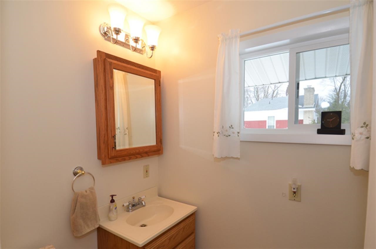 61360 Oak Road South Bend, IN 46614 - Photo 17 of 30 Gallery Image 17