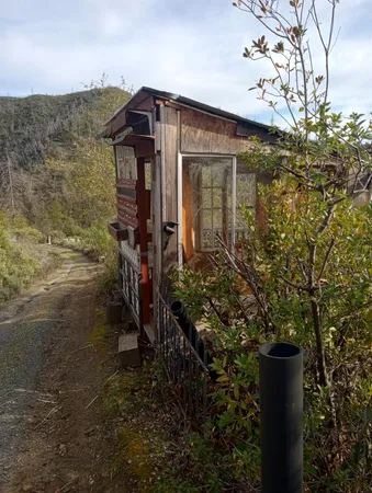 a view of a pathway of the house