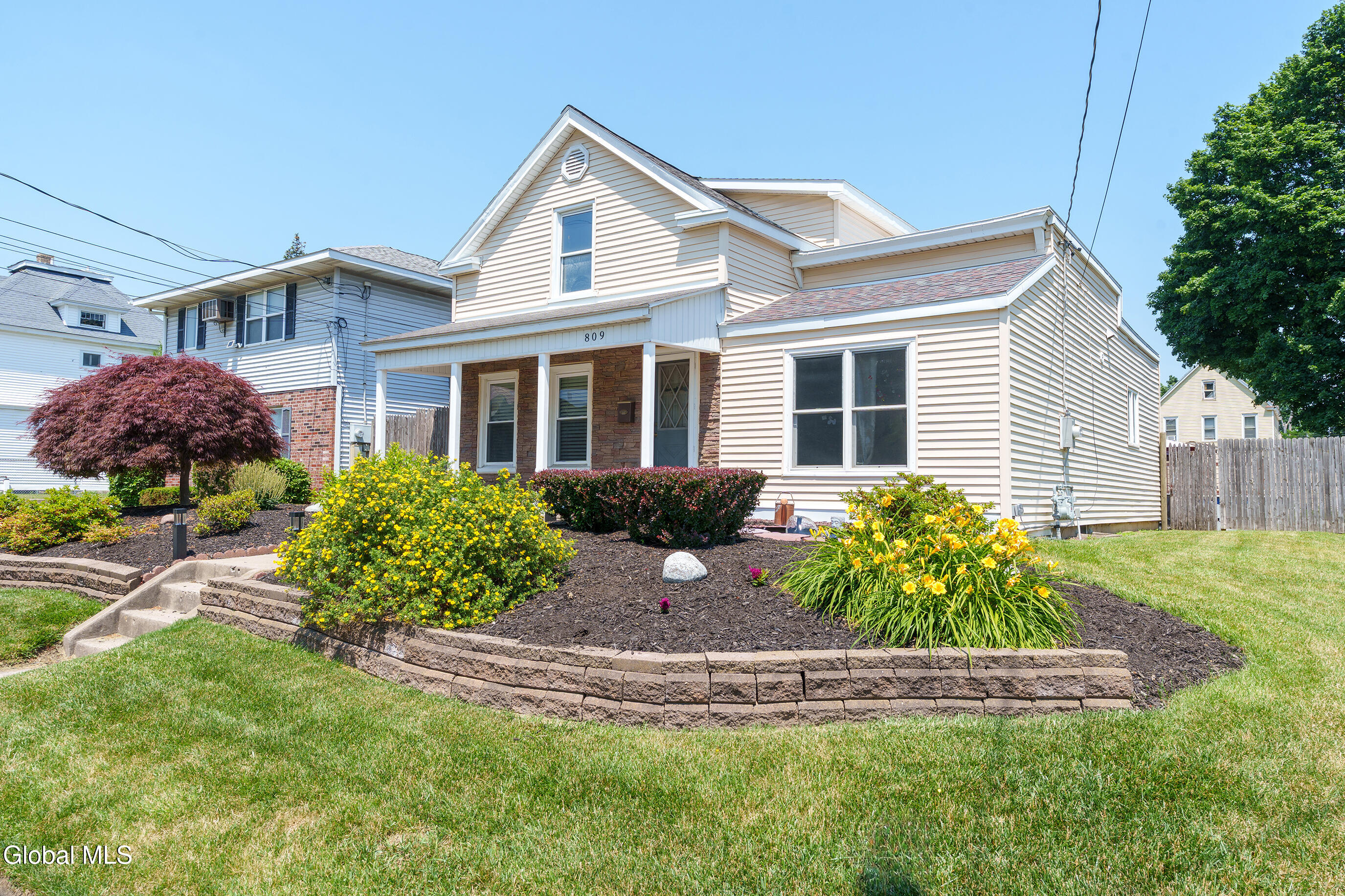 809 Thompson Street Schenectady, NY 12306 - Photo 26 of 37 003-809-Thompson-St-Schenectady-NY-12306