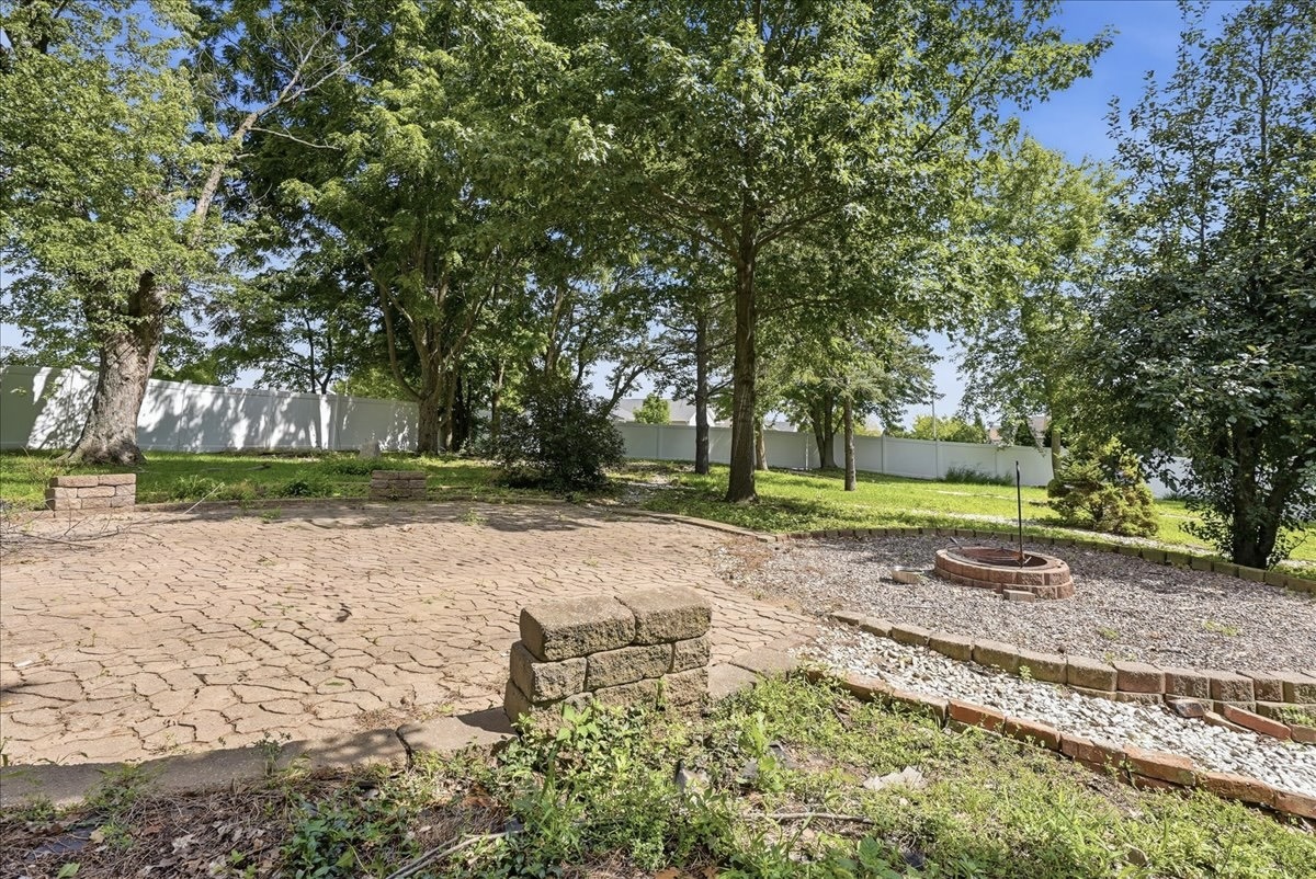 2202 Bloomingdale Road Bloomington, IL 61705 - Photo 42 of 44