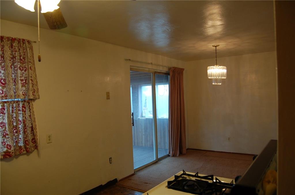 809 Lindsay Road Carnegie, PA 15106 - Photo 8 of 15 Gallery Image 8