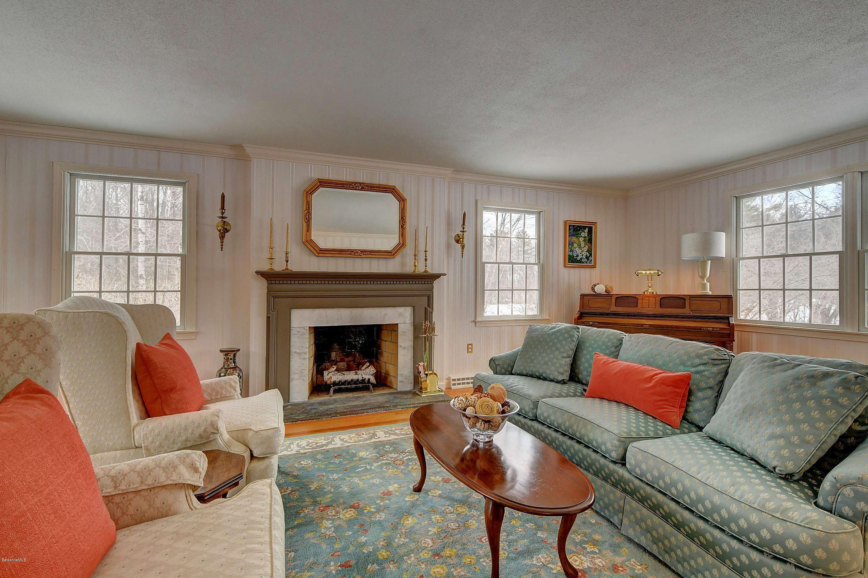 91 Stonehenge Road Pittsfield, MA 01201 - Photo 11 of 26 2102 Living Room