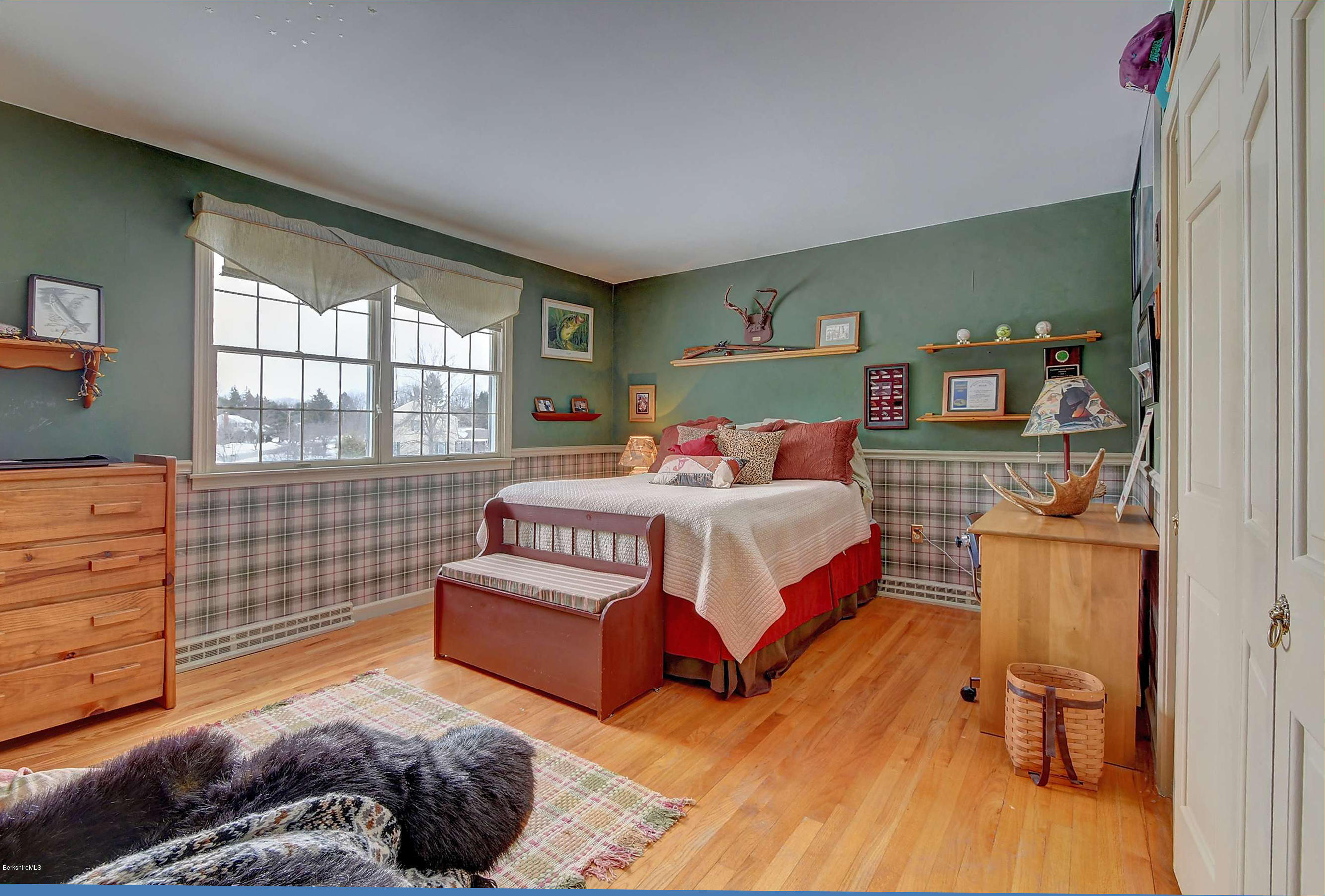 91 Stonehenge Road Pittsfield, MA 01201 - Photo 21 of 26 3225 2nd Floor Bedroom