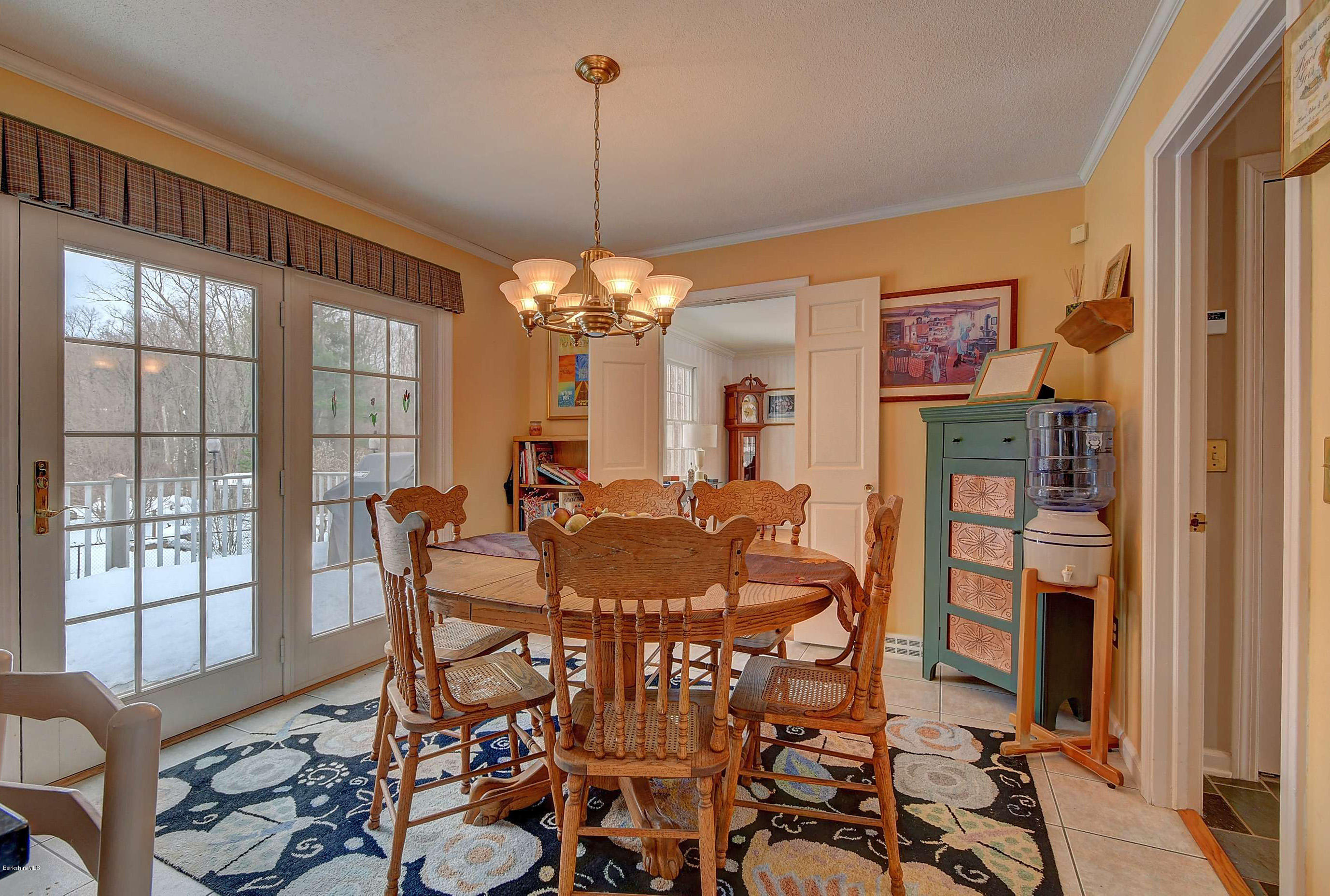 91 Stonehenge Road Pittsfield, MA 01201 - Photo 9 of 26 2217 Breakfast Area