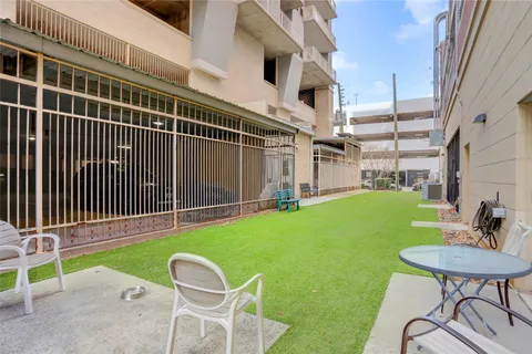 $285,000 | 2520 Robinhood Street, Unit 1008, Houston, TX 77005