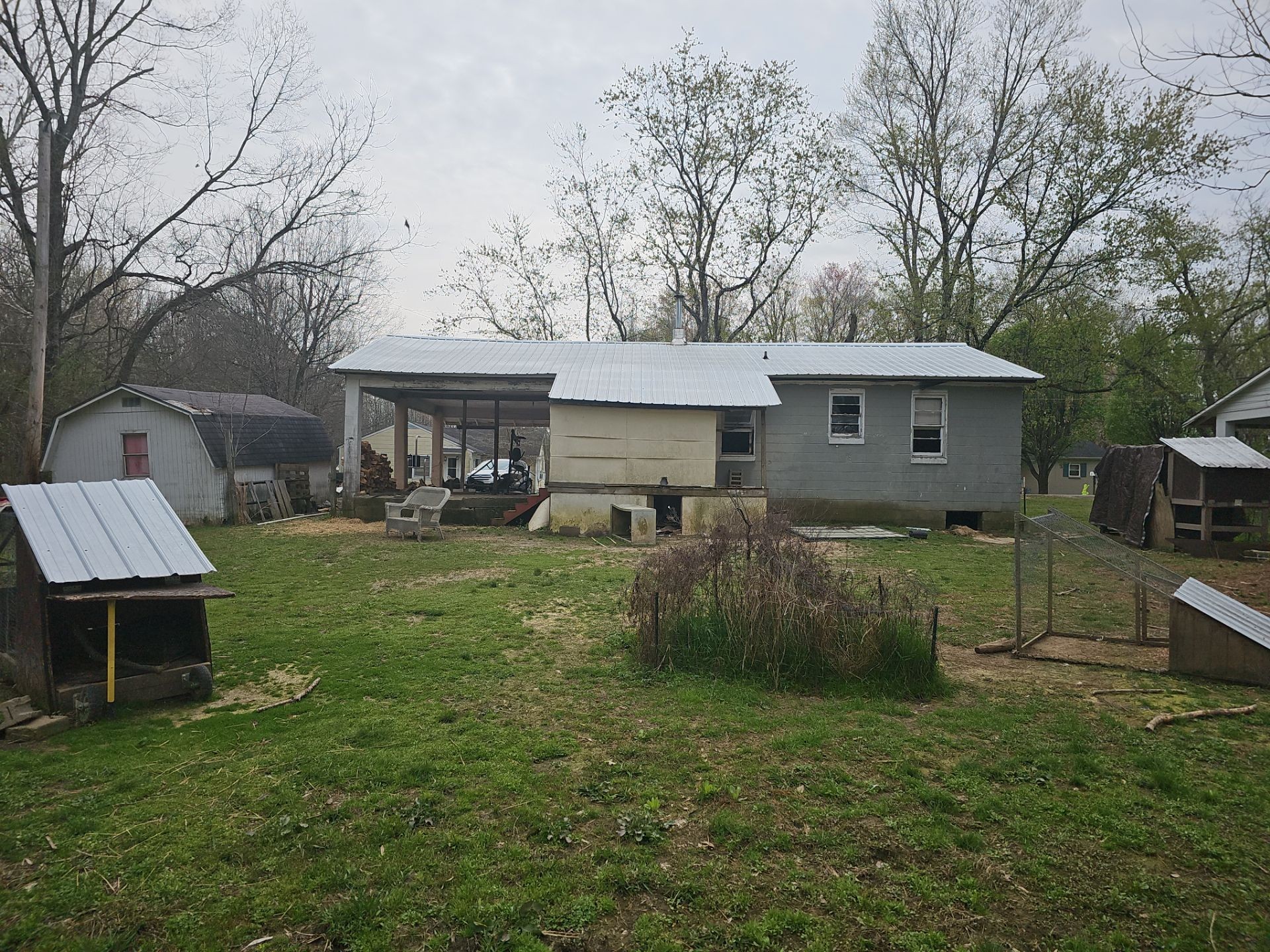 35 Loop Road Jackson, TN 38301 - Photo 2 of 10 a view of a house with a yard