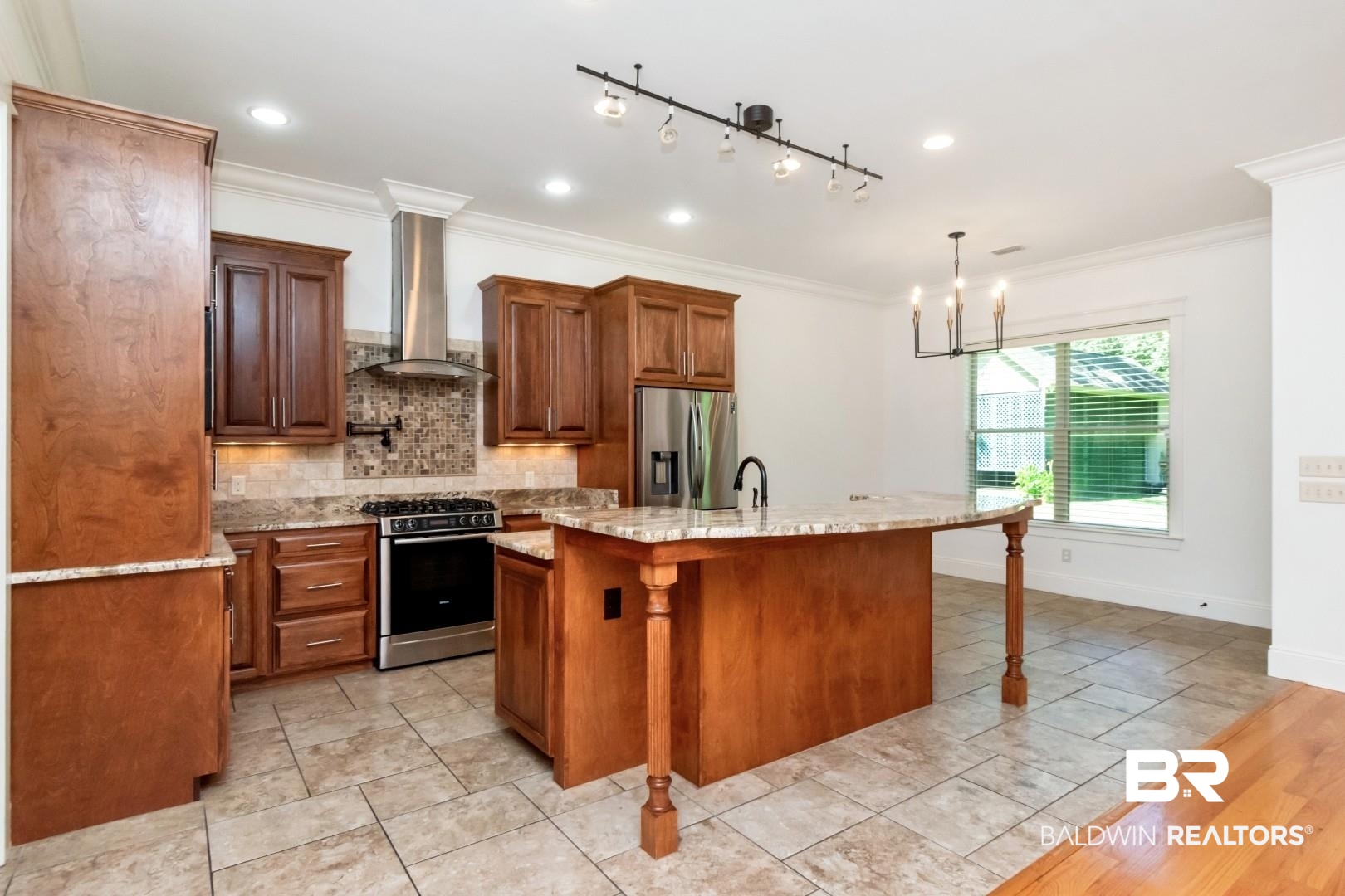 311 Wacker Lane North Mobile, AL 36608 - Photo 8 of 37 Kitchen