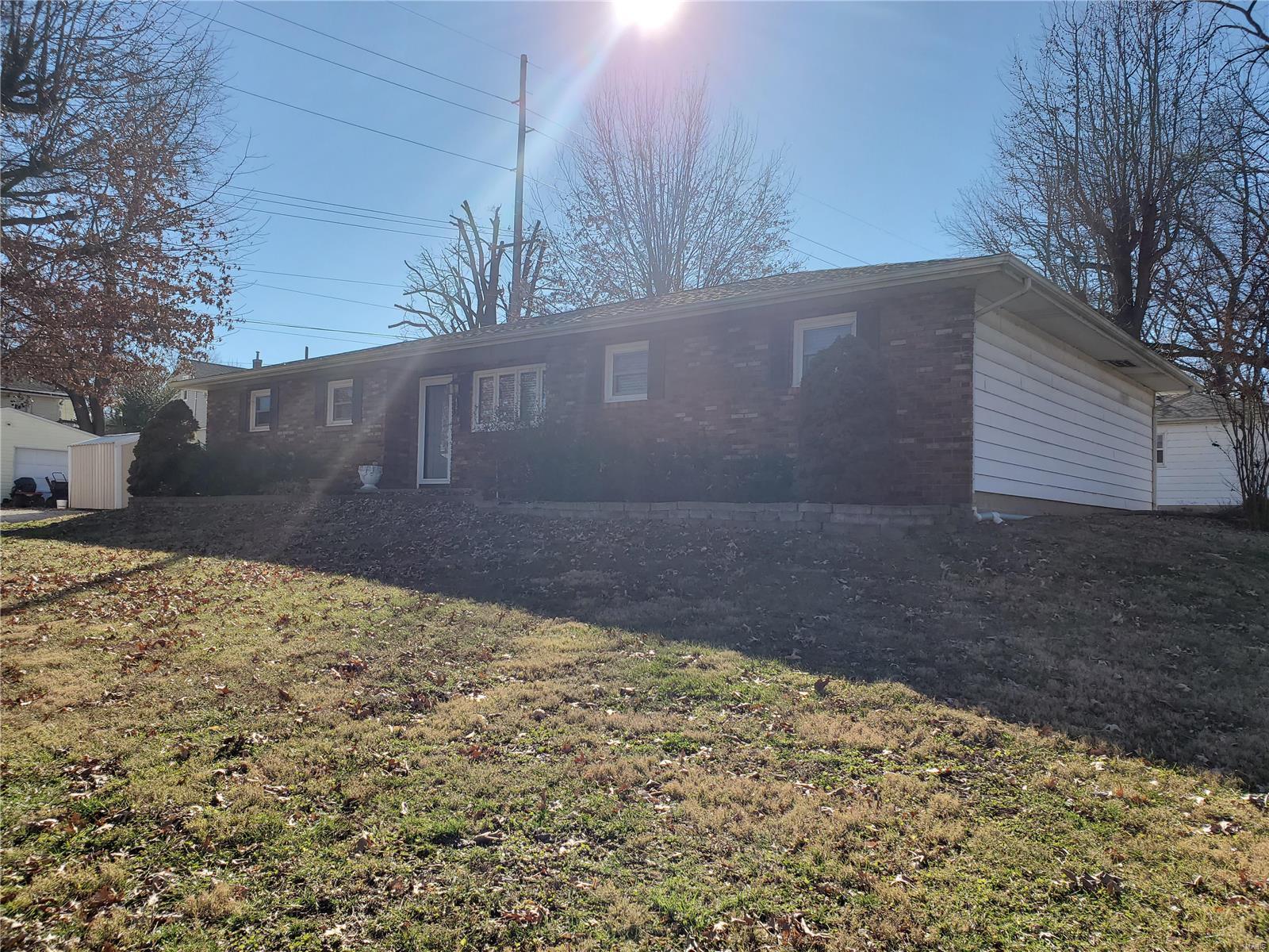 425 Van Zant Street Chester, IL 62233 - Photo 2 of 41 Gallery Image 2