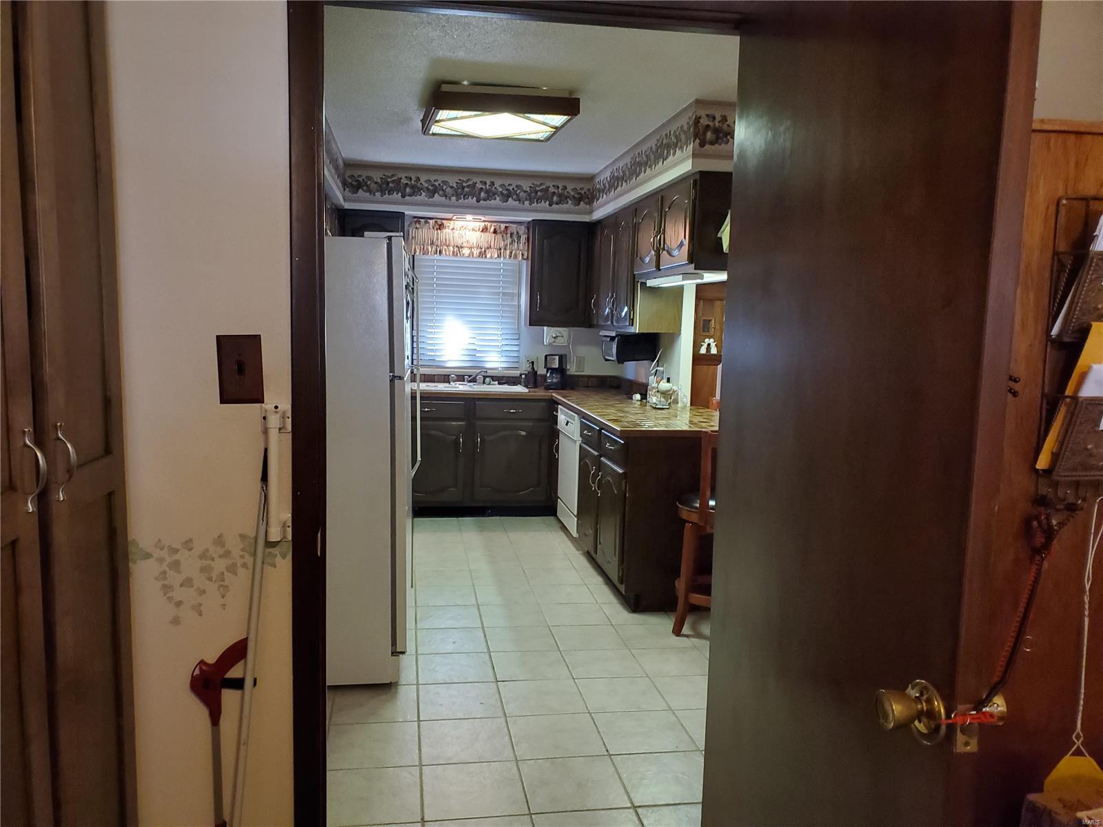 425 Van Zant Street Chester, IL 62233 - Photo 11 of 41 Gallery Image 11