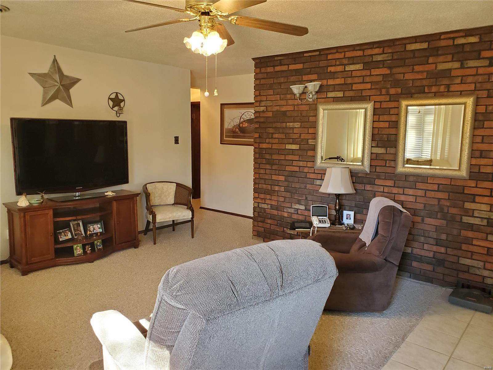 425 Van Zant Street Chester, IL 62233 - Photo 13 of 41 Gallery Image 13
