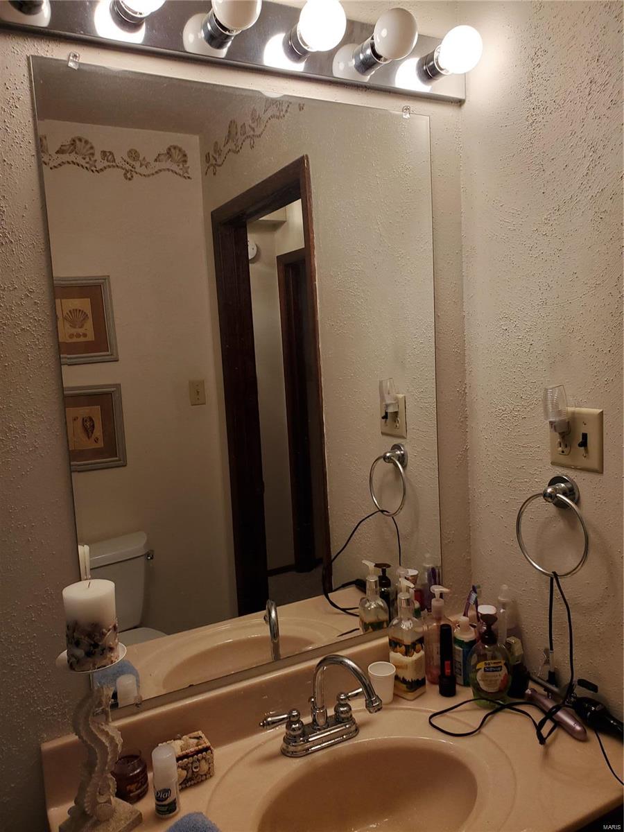 425 Van Zant Street Chester, IL 62233 - Photo 27 of 41 Gallery Image 27