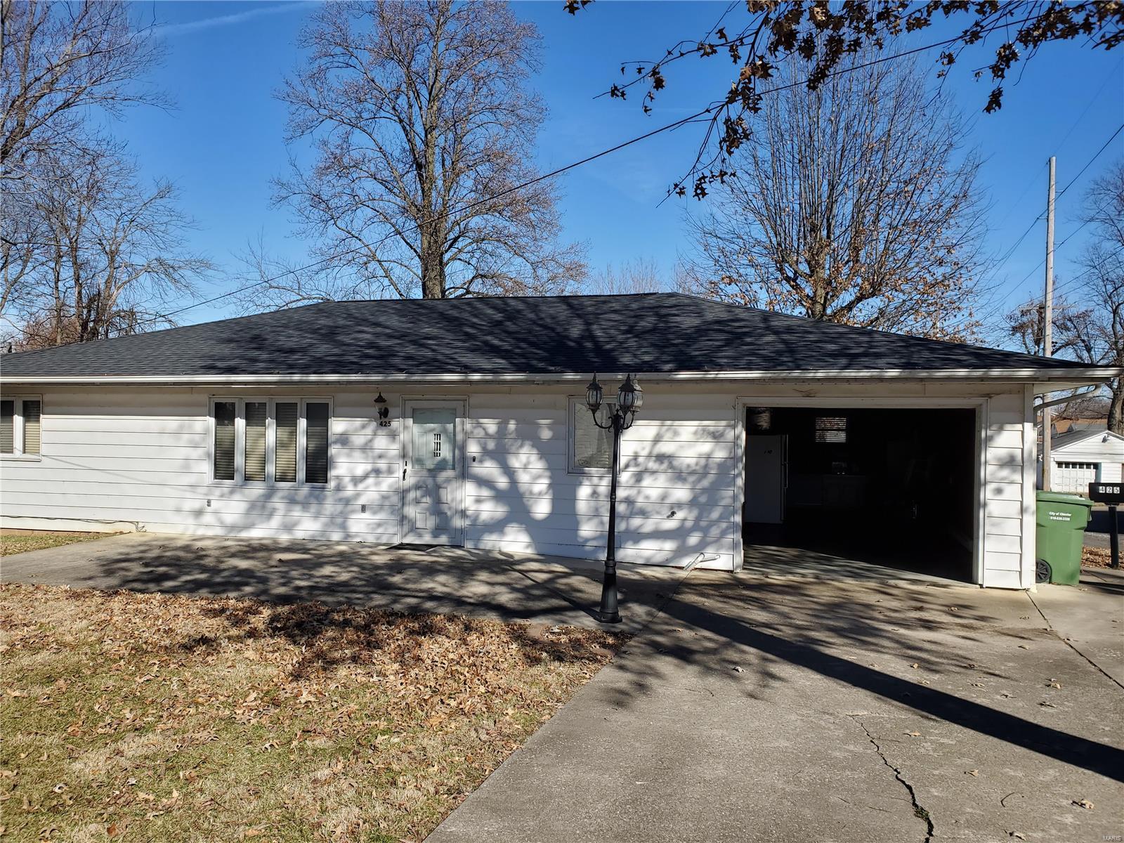 425 Van Zant Street Chester, IL 62233 - Photo 4 of 41 Gallery Image 4