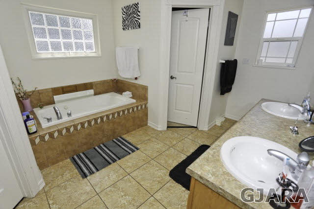2929 F F 1/4 Road Grand Junction, CO 81504 - Photo 6 of 37 Gallery Image 6