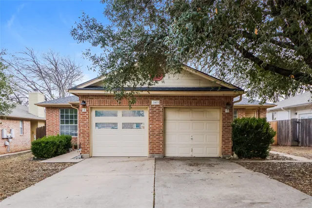 $1,300 | 2403 Curry Loop, Round Rock, TX 78664