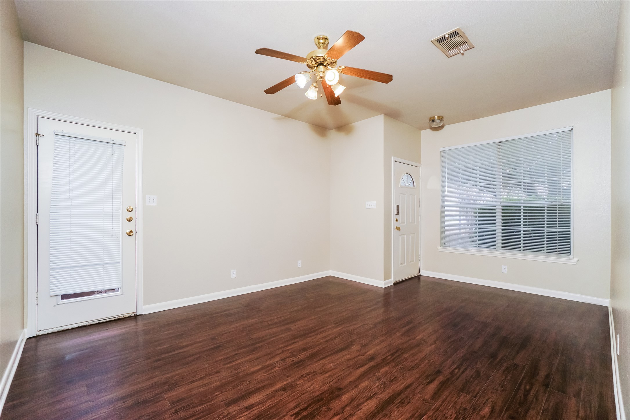 2403 Curry Loop Round Rock, TX 78664 - Photo 4 of 16