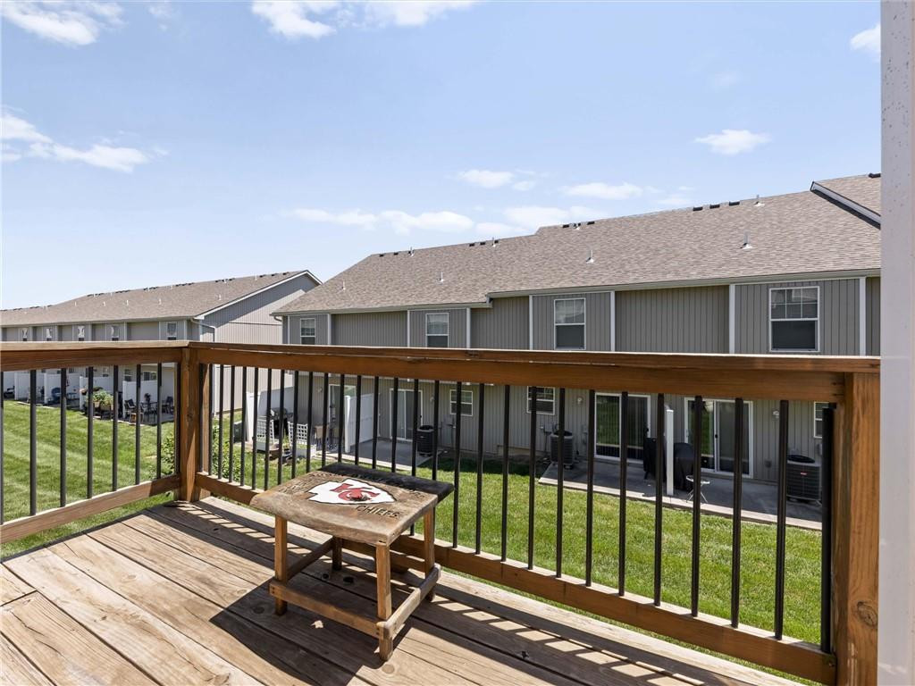213 North Pointe Lane Raymore, MO 64083 - Photo 10 of 30