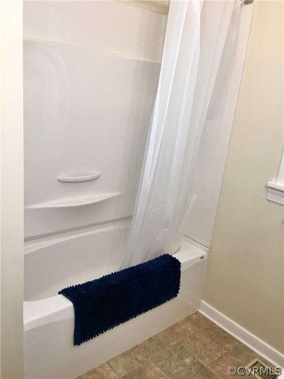 2902 Pinehurst Road Henrico, VA 23228 - Photo 29 of 46 Another view of the tub and surround.
