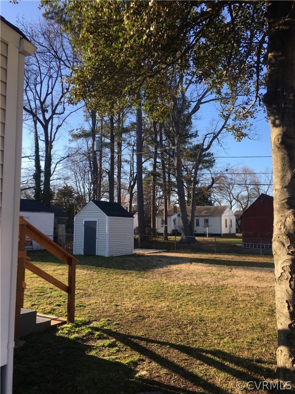 2902 Pinehurst Road Henrico, VA 23228 - Photo 39 of 46 Looking from the driveway into backyard there is a