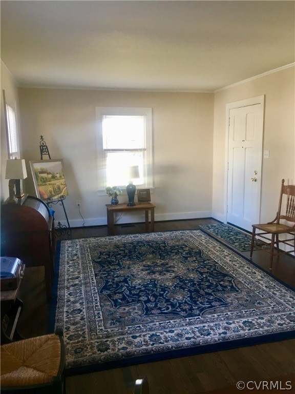 2902 Pinehurst Road Henrico, VA 23228 - Photo 7 of 46 Bright living room is a welcome respite.
