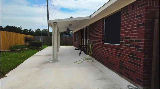 $2,400 | 1805 Oak Hollow Drive West, Pearland, TX 77581