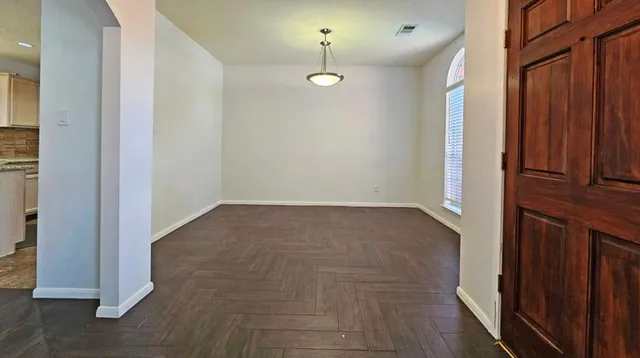 $2,400 | 1805 Oak Hollow Drive West, Pearland, TX 77581