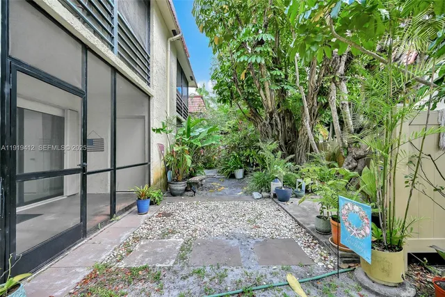 $245,000 | 132 South Cypress Road, Unit 518, Pompano Beach, FL 33060